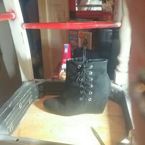 Wedge black heel bt like swade ,black boots